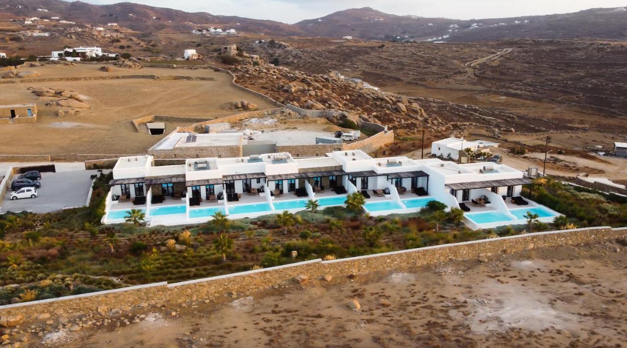 Bo By Mykonos Rocks
